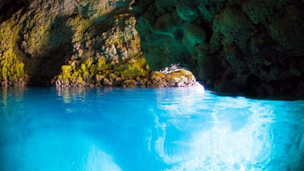 青之洞窟體驗潛水